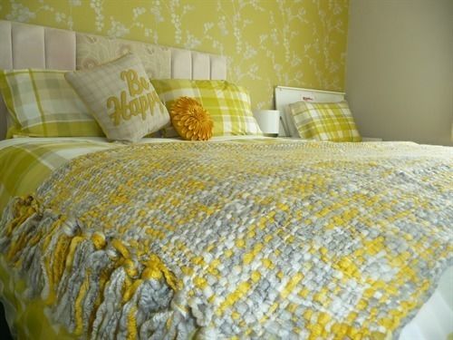 Linchens Bed And Breakfast Felbridge Esterno foto